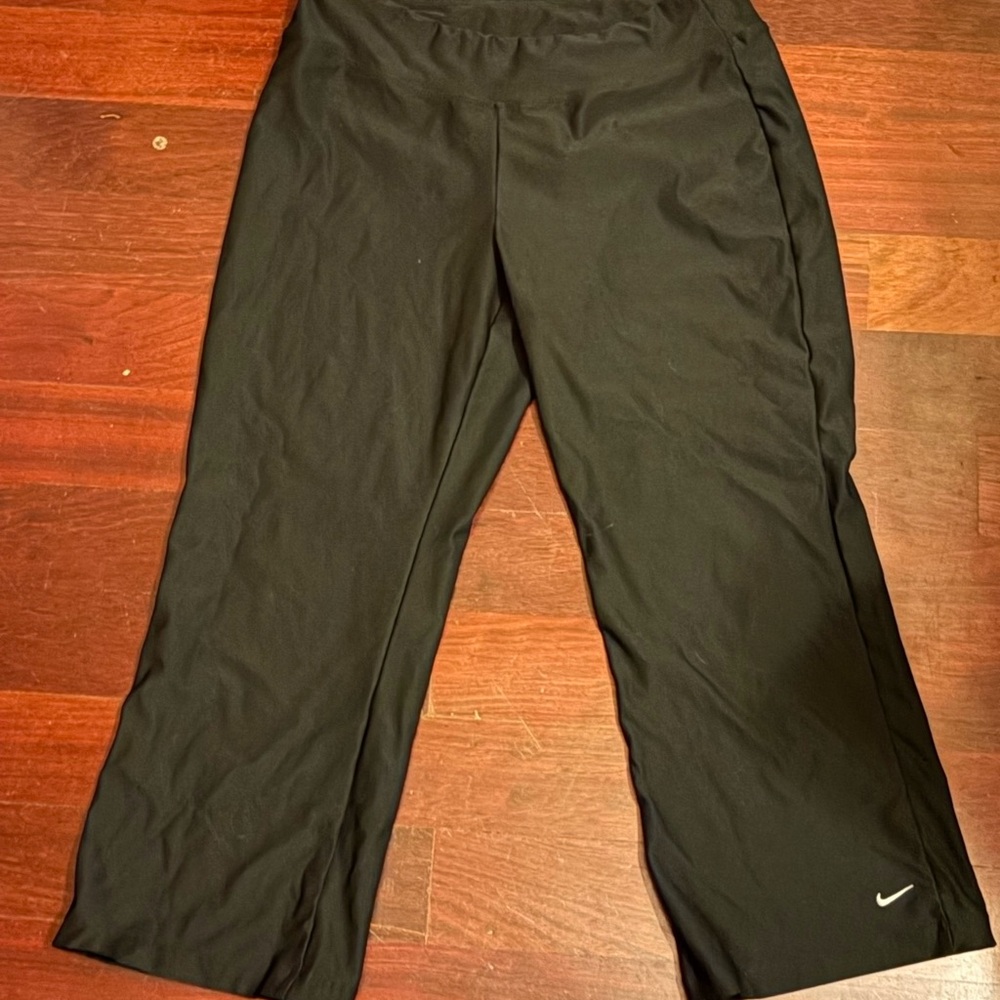 Women’s Nike black sweatpants size small